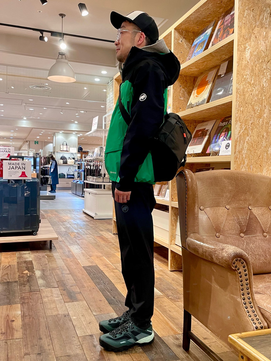 ニューカラー、pinea-black！ E!KAWA