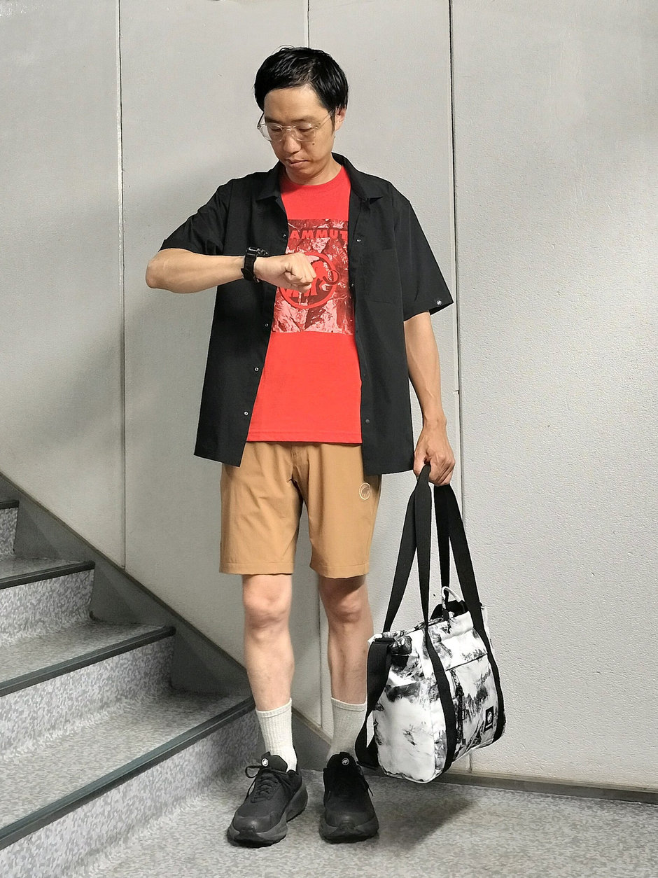 可愛いロゴもシックに着たい方へ まえちゃん