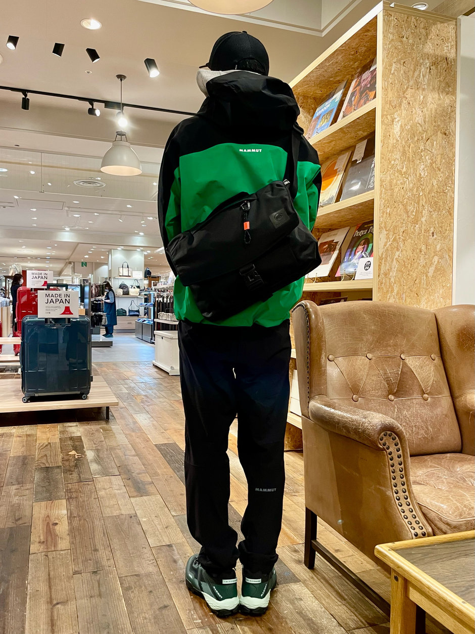 ニューカラー、pinea-black！ E!KAWA