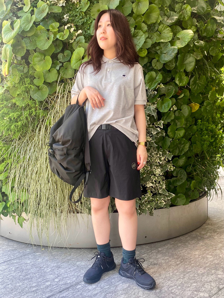 夏期講習の帰りに夏休みの登山プランを考える人コーデ aki