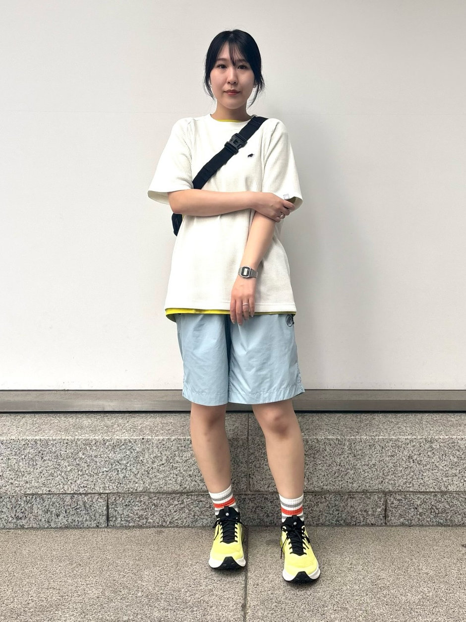  aki コーディネート画像