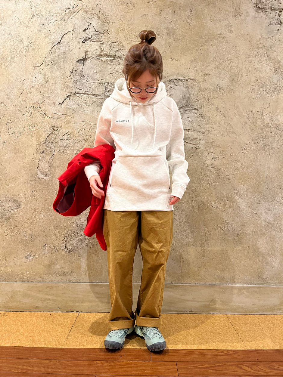 赤が主役のカジュアルコーデ Ito