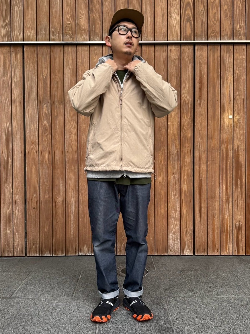 ある日の勤務服 moga