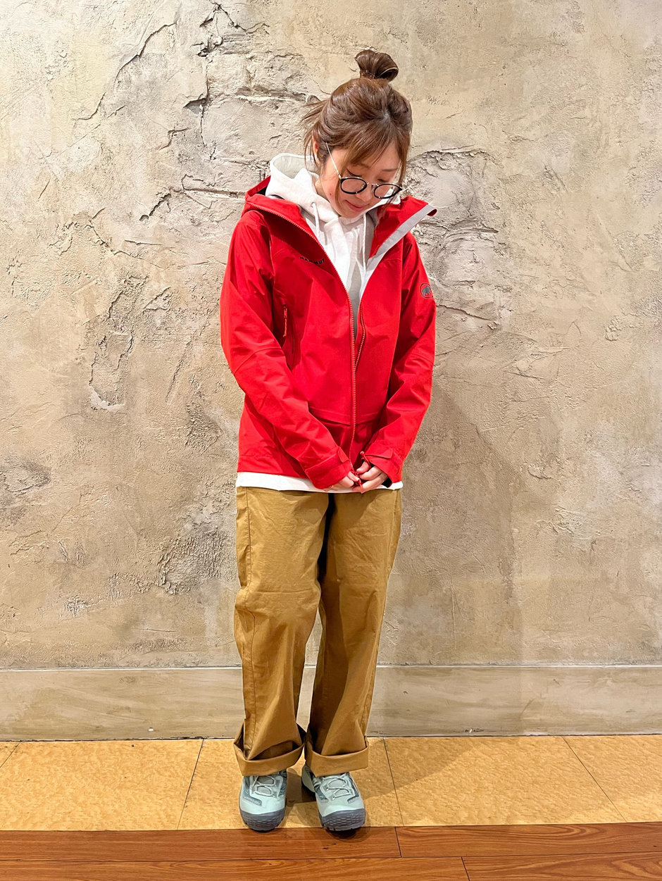 赤が主役のカジュアルコーデ Ito