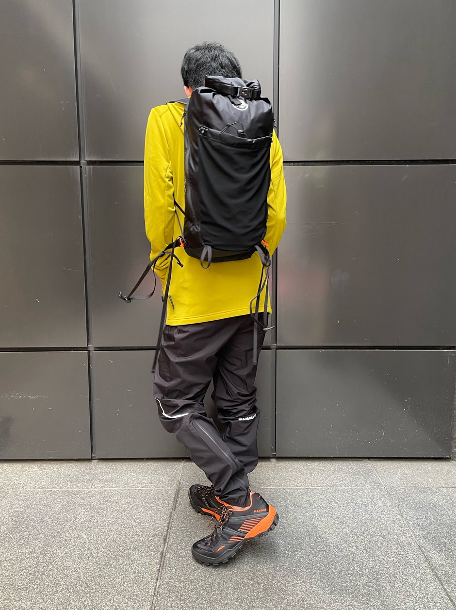新作シューズのハイキングコーデ Kawamura