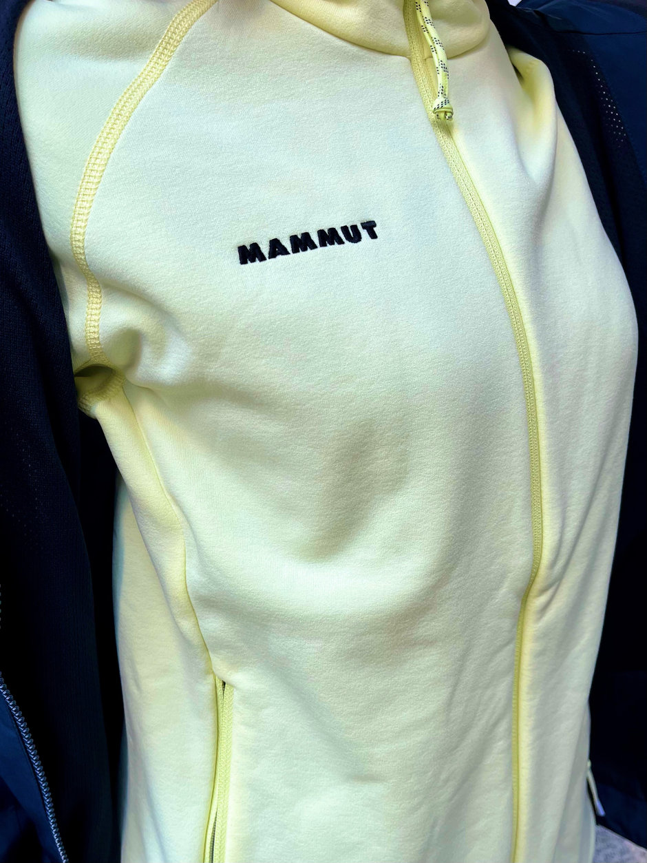 紅葉トレッキングスタイル Ito