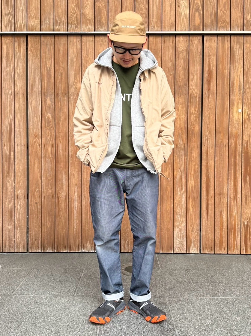 ある日の勤務服 moga