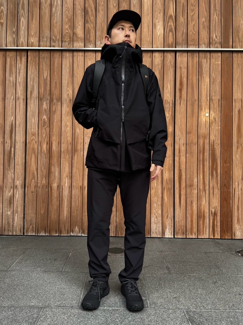 プレミアムブラックコーデ moga