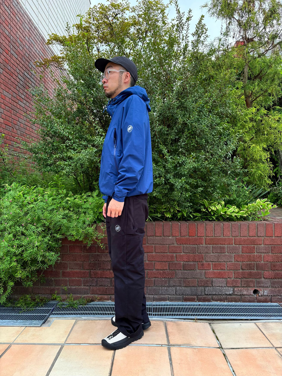 日常に取り入れる防水ジャケットスタイル E!KAWA