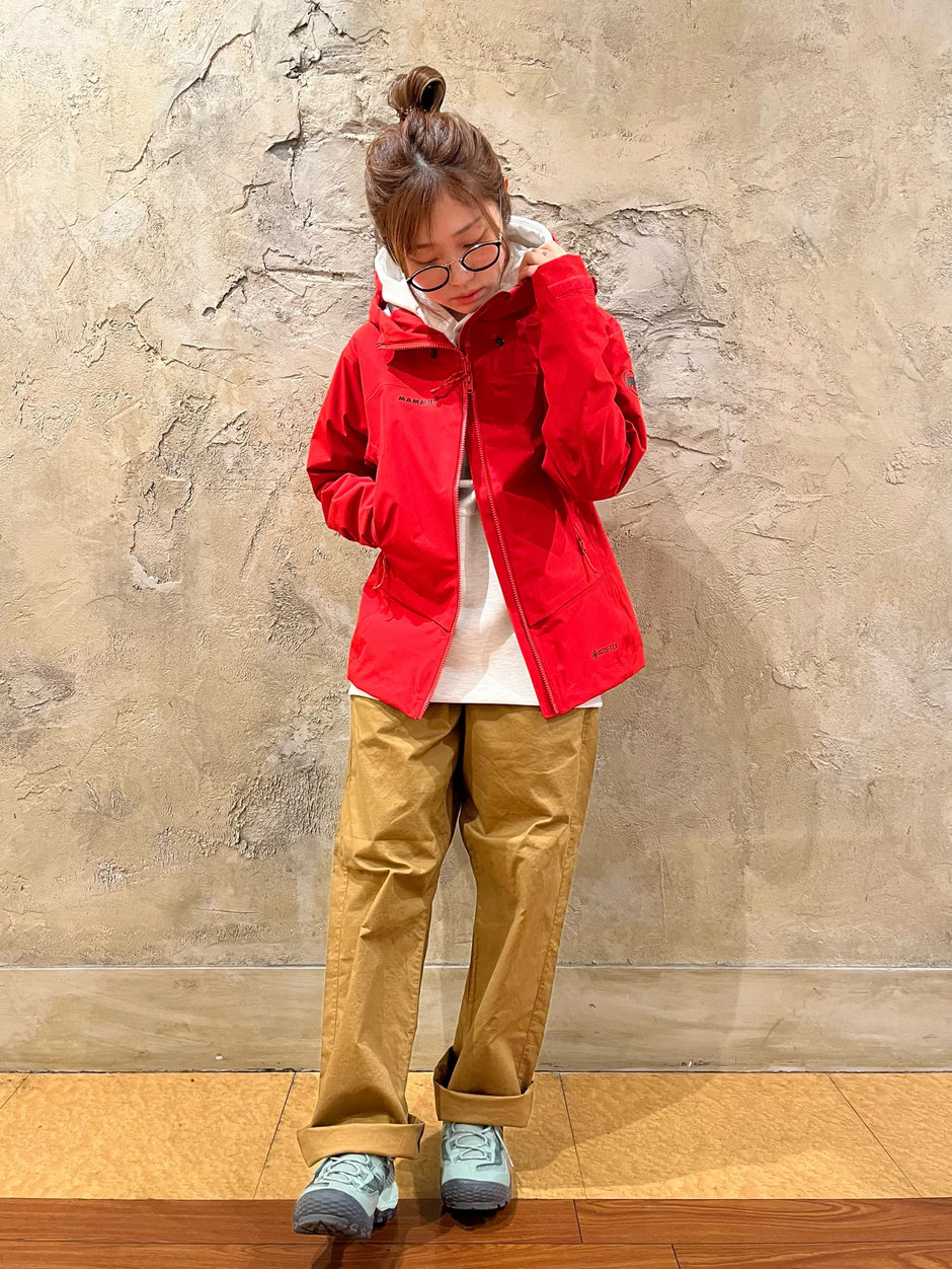 赤が主役のカジュアルコーデ Ito