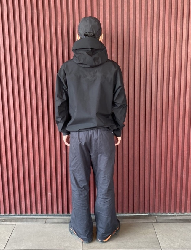 オールブラックコーデ JUNJIMAN