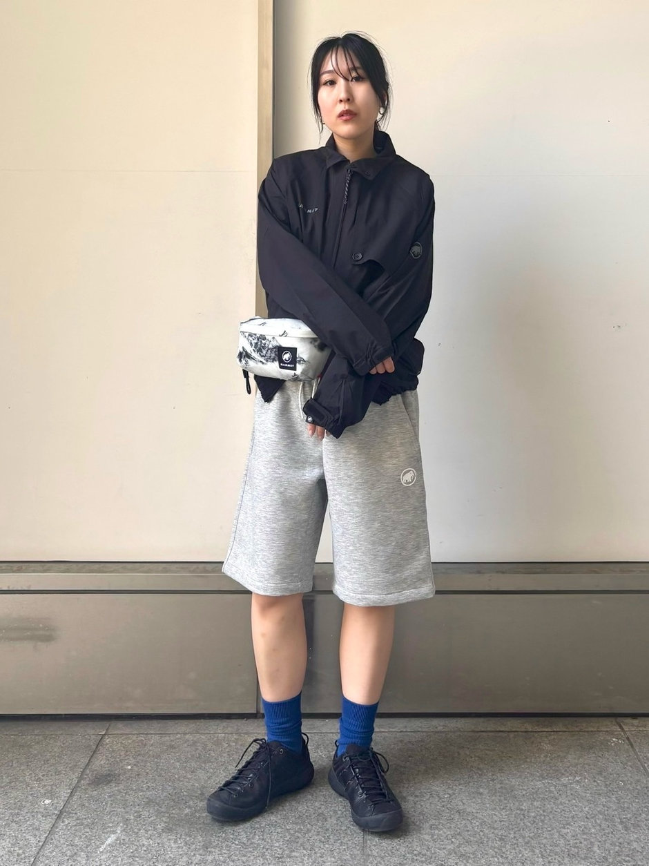  aki コーディネート画像